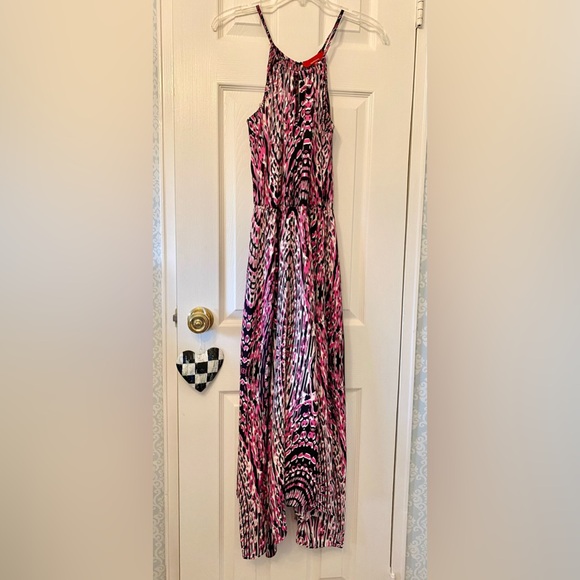 Saks Fifth Avenue Red A lined drawstring neck design with key holes. Siz… - Picture 2 of 3